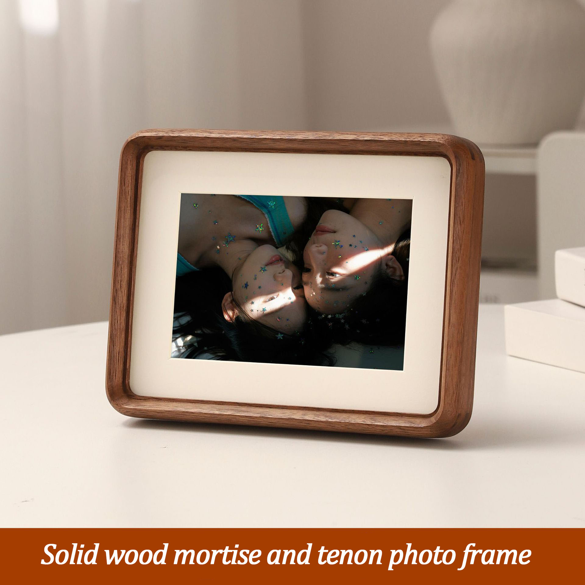 無垢材フォトフレーム ブラックウォールナット/チーク材 丸角 - Engraved Wood Frame のレビューと価格