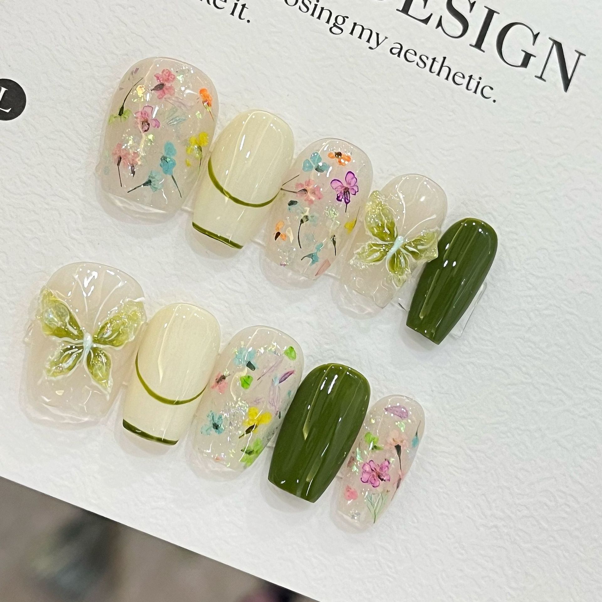 10 個蝶の花フェイクネイルミディアムコフィン付け爪パールグ - Pressed Flower Art のレビューと価格