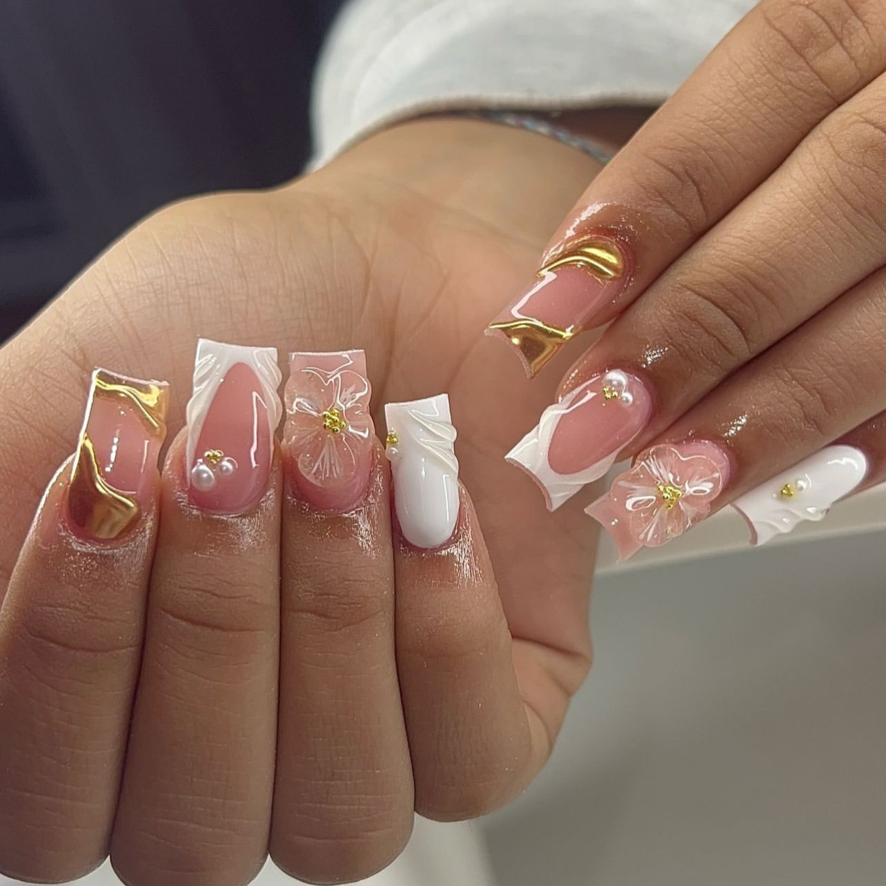24枚入りウェアラブルスクエアプレスオンネイルサマースウィー - Pressed Flower Art のレビューと価格